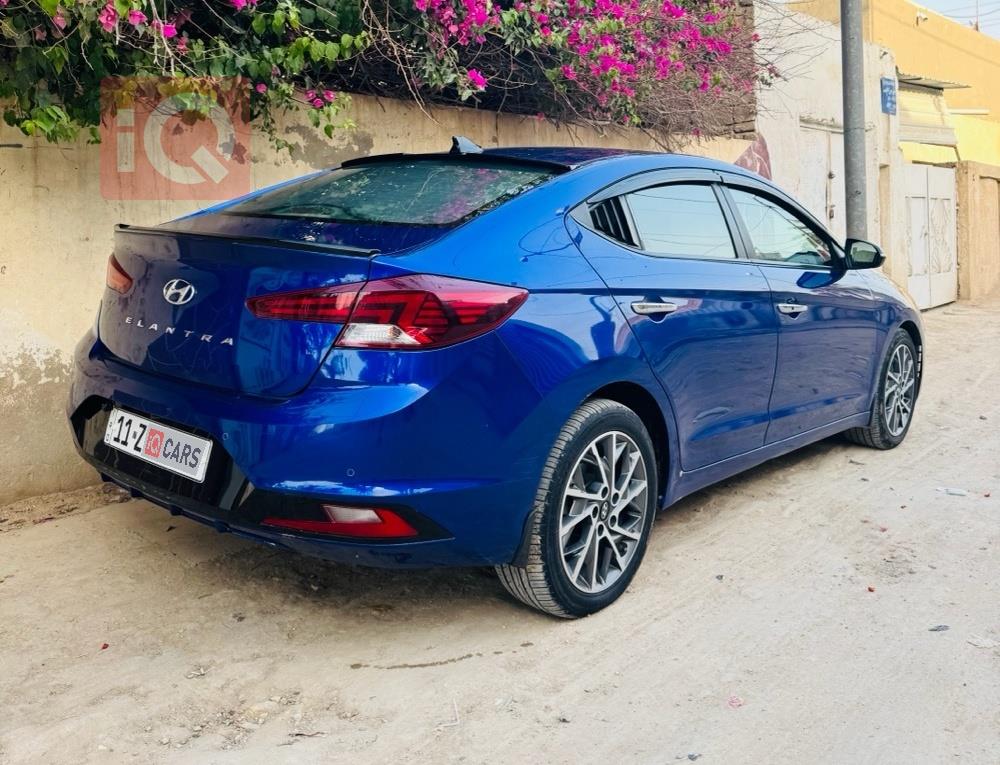 هیوندای ئەلەنترا